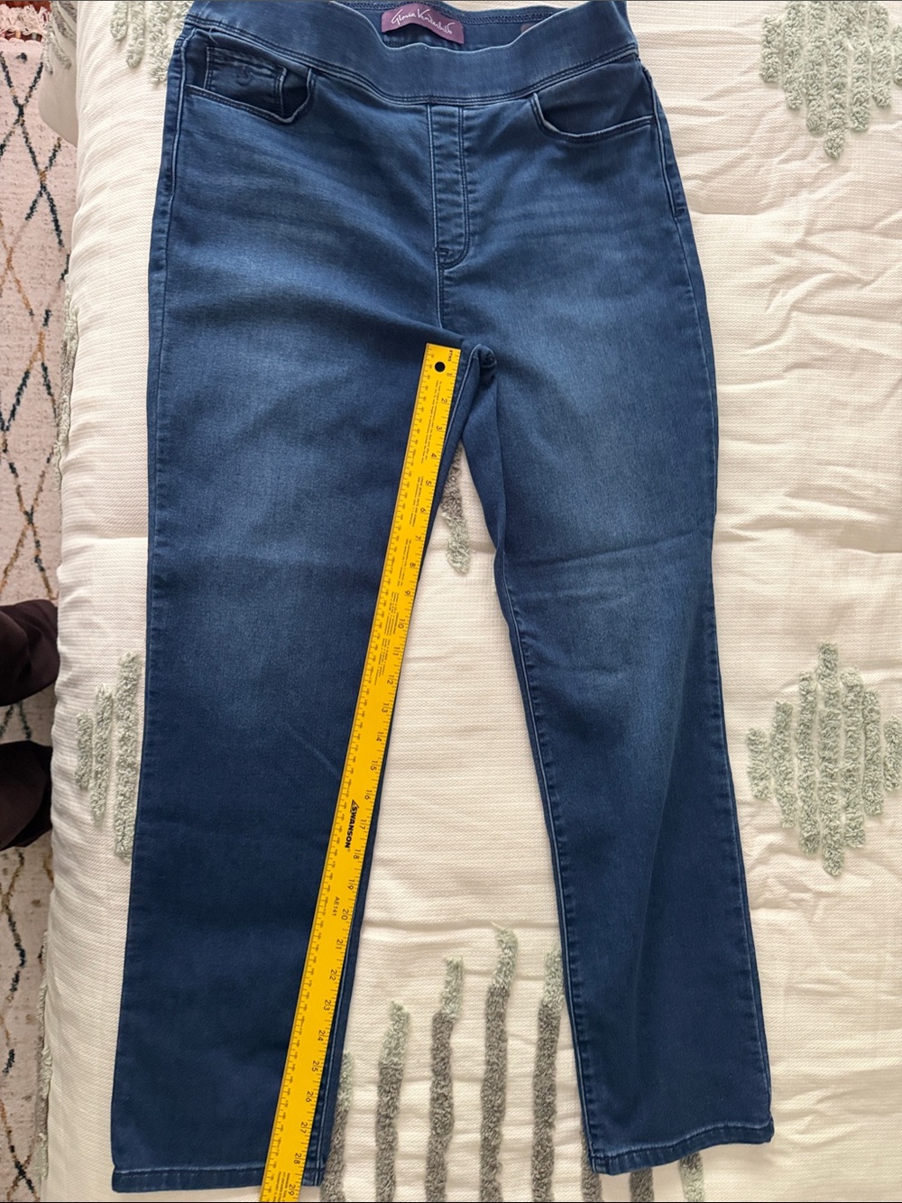 Gloria Vanderbilt Amanda  Straight-Leg Jeans in Medium Blue Wash